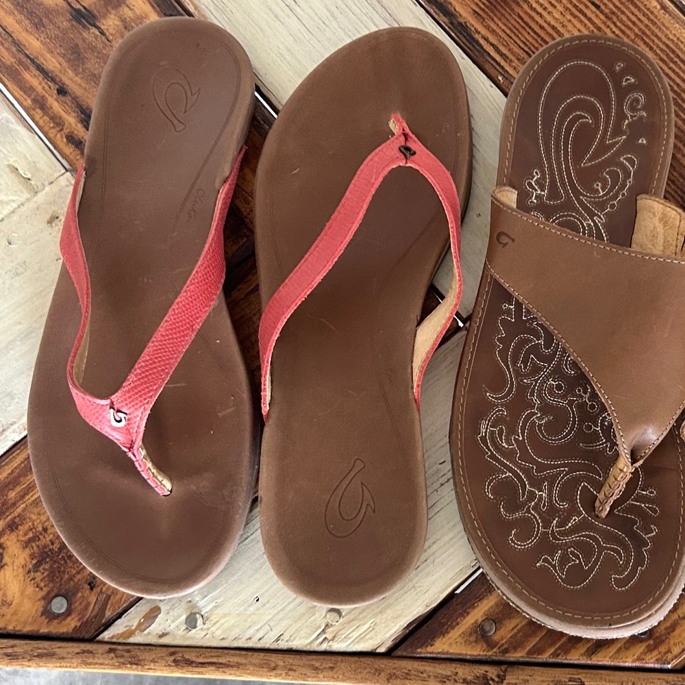 2 Pair Women Size 9 Olukai Flip Flops